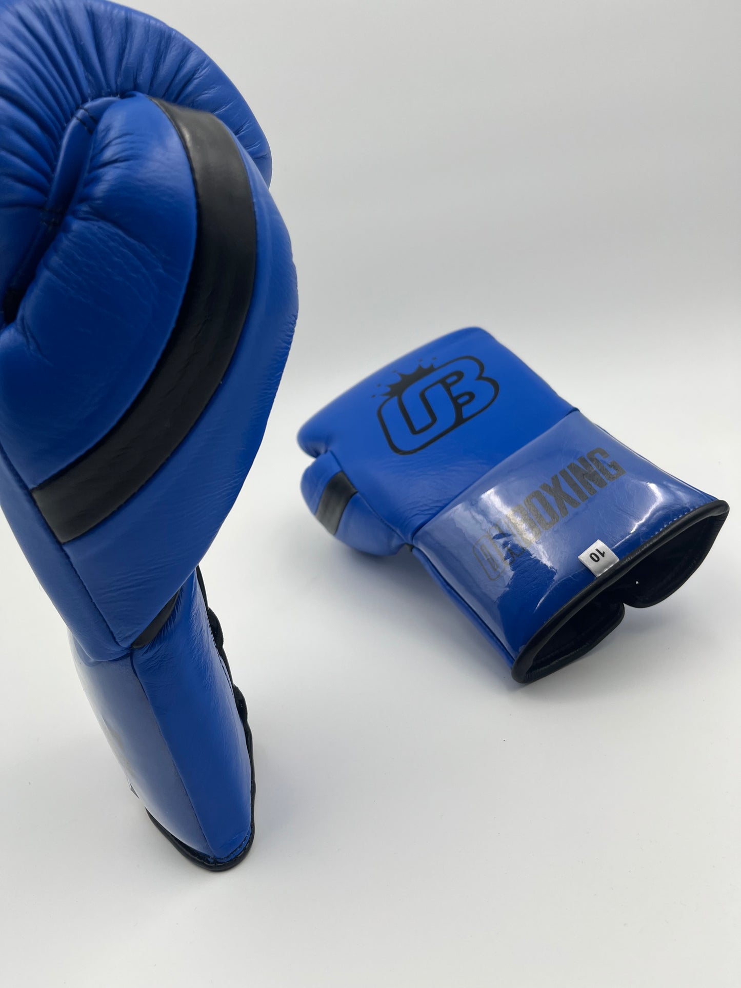 ON BOXING KINGPIN Lace Up Boxing Gloves