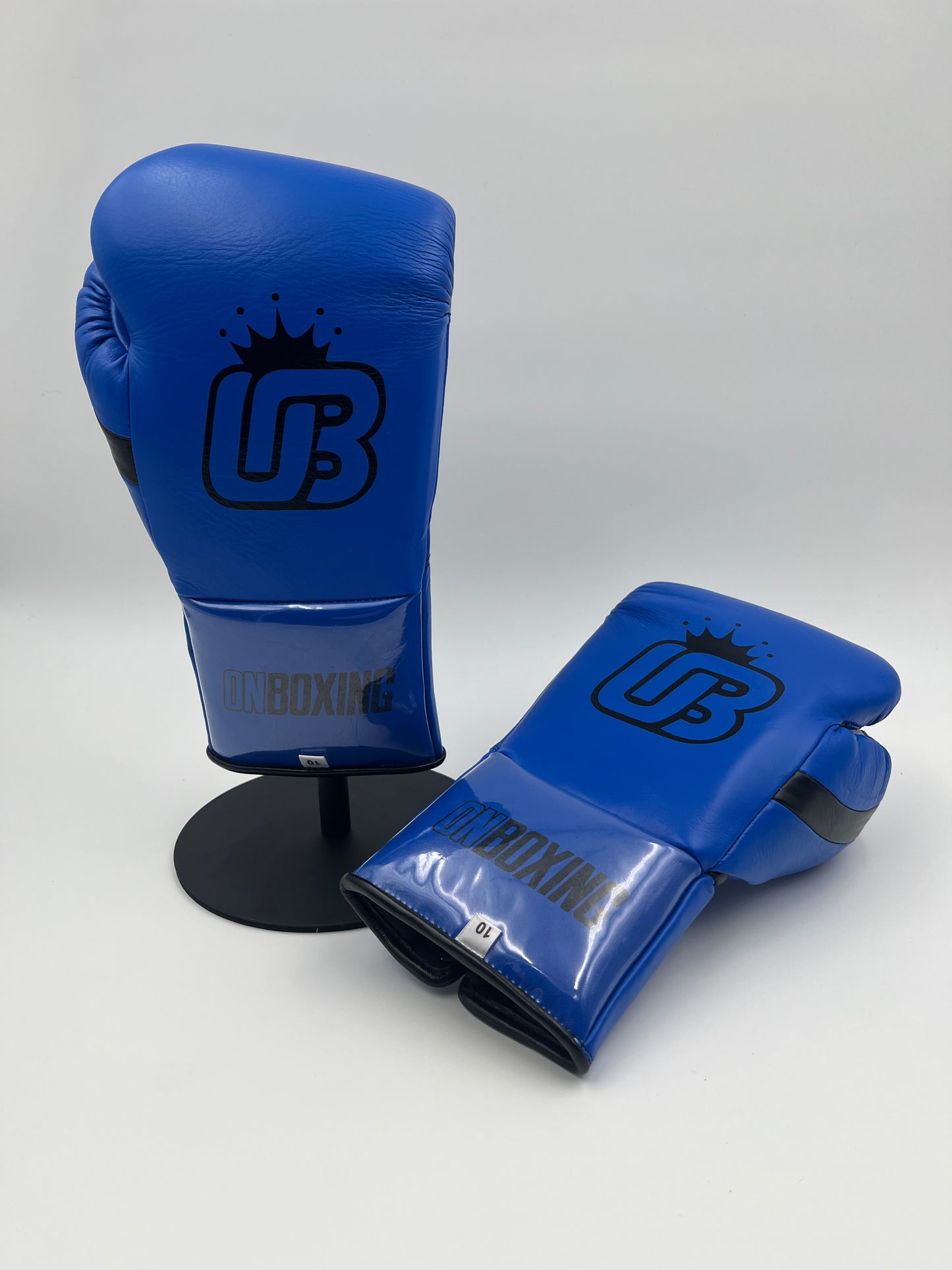 ON BOXING KINGPIN Lace Up Boxing Gloves